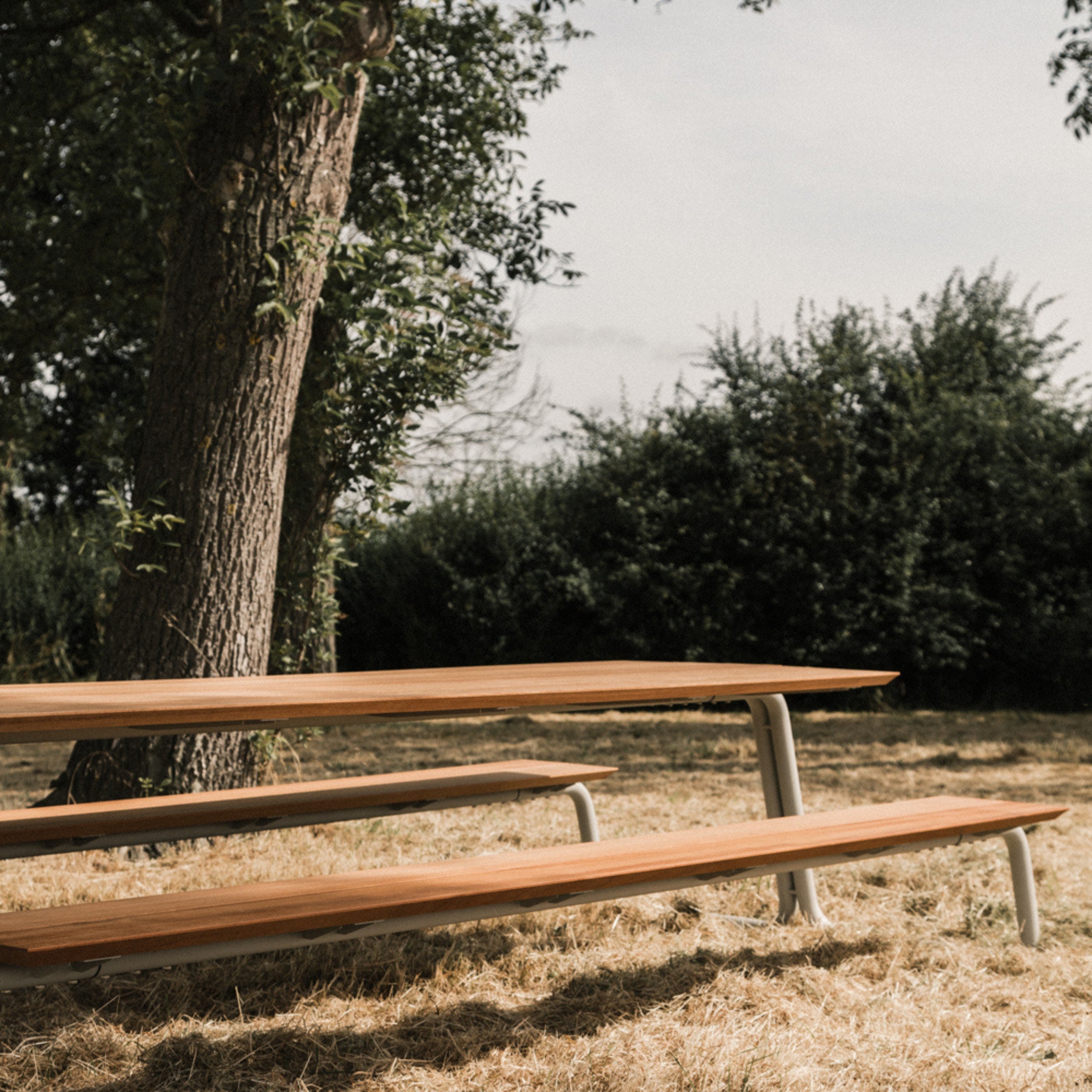 WÜNDER The Table Outdoor Dining Table & Bench Set