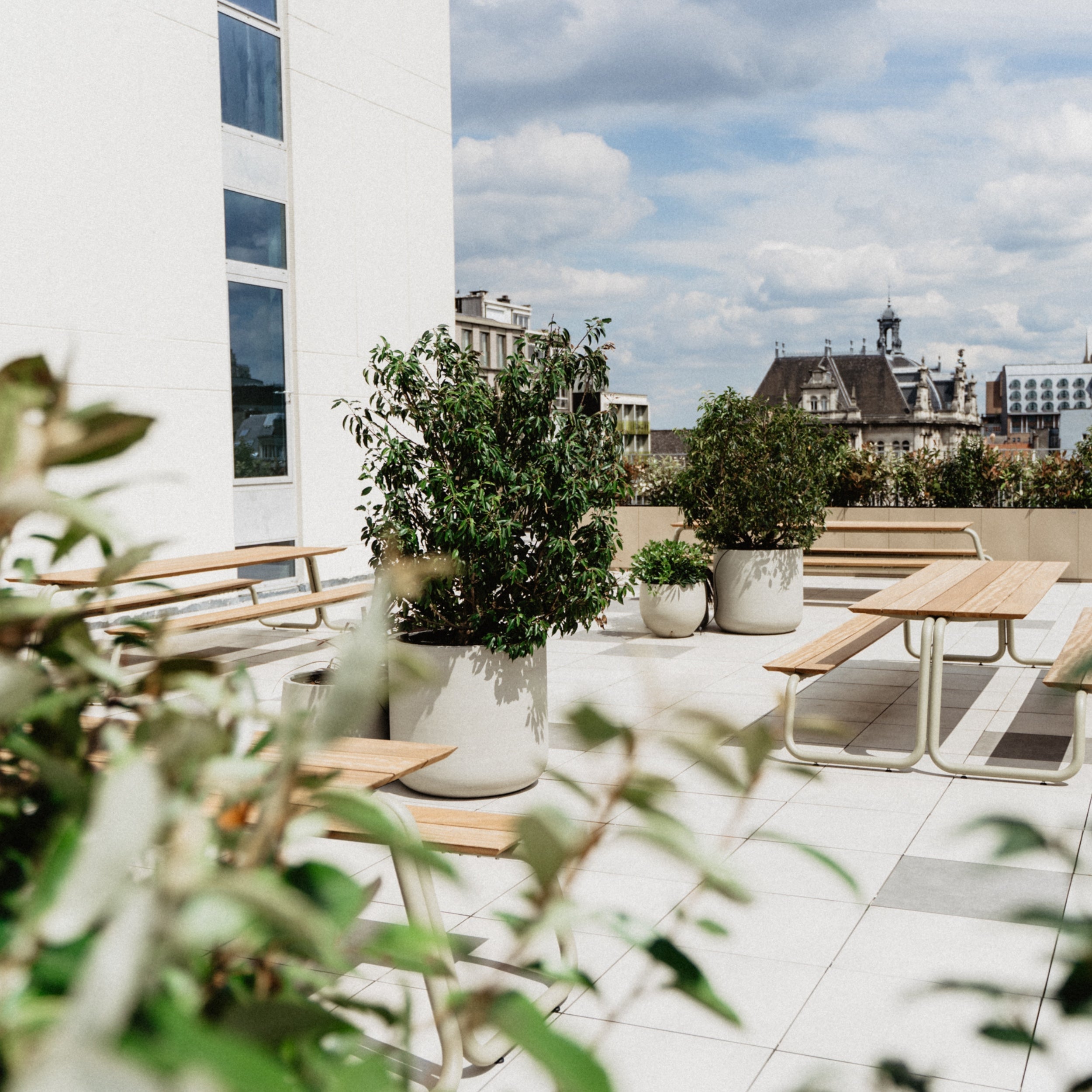 WÜNDER The Table Outdoor Dining Table & Bench Set