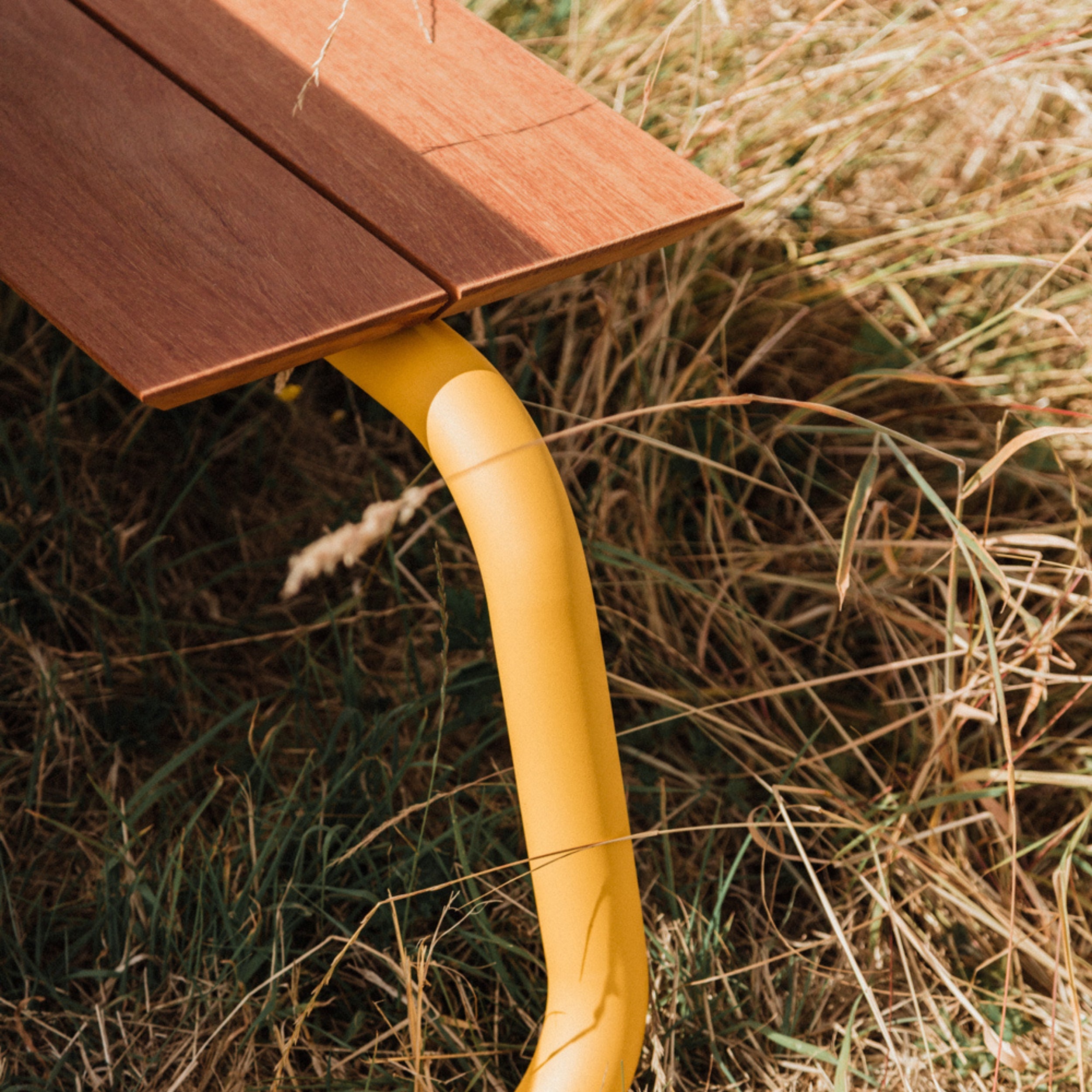 WÜNDER The Table Outdoor Dining Table & Bench Set