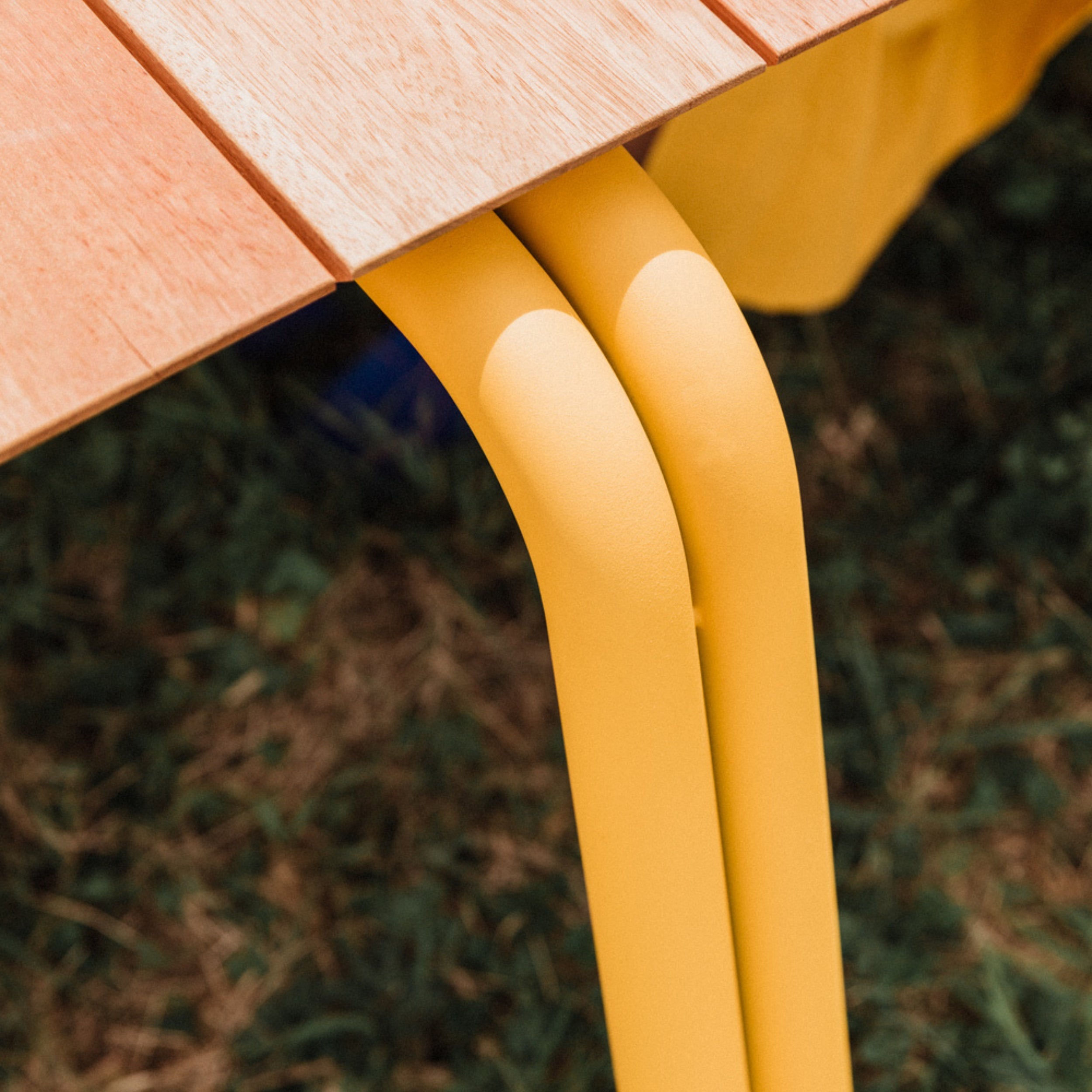 WÜNDER The Table Outdoor Dining Table & Bench Set
