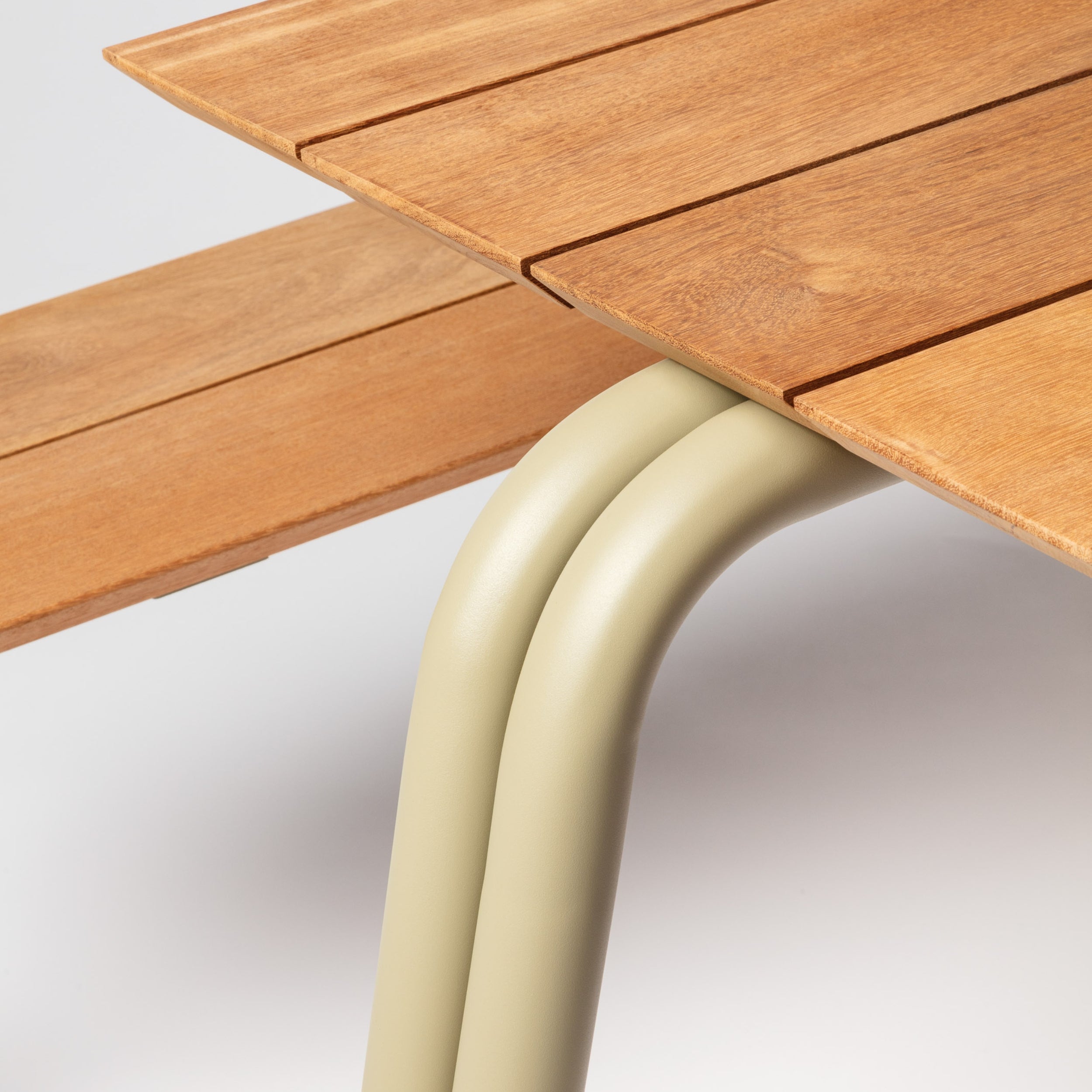 WÜNDER The Table Outdoor Dining Table & Bench Set