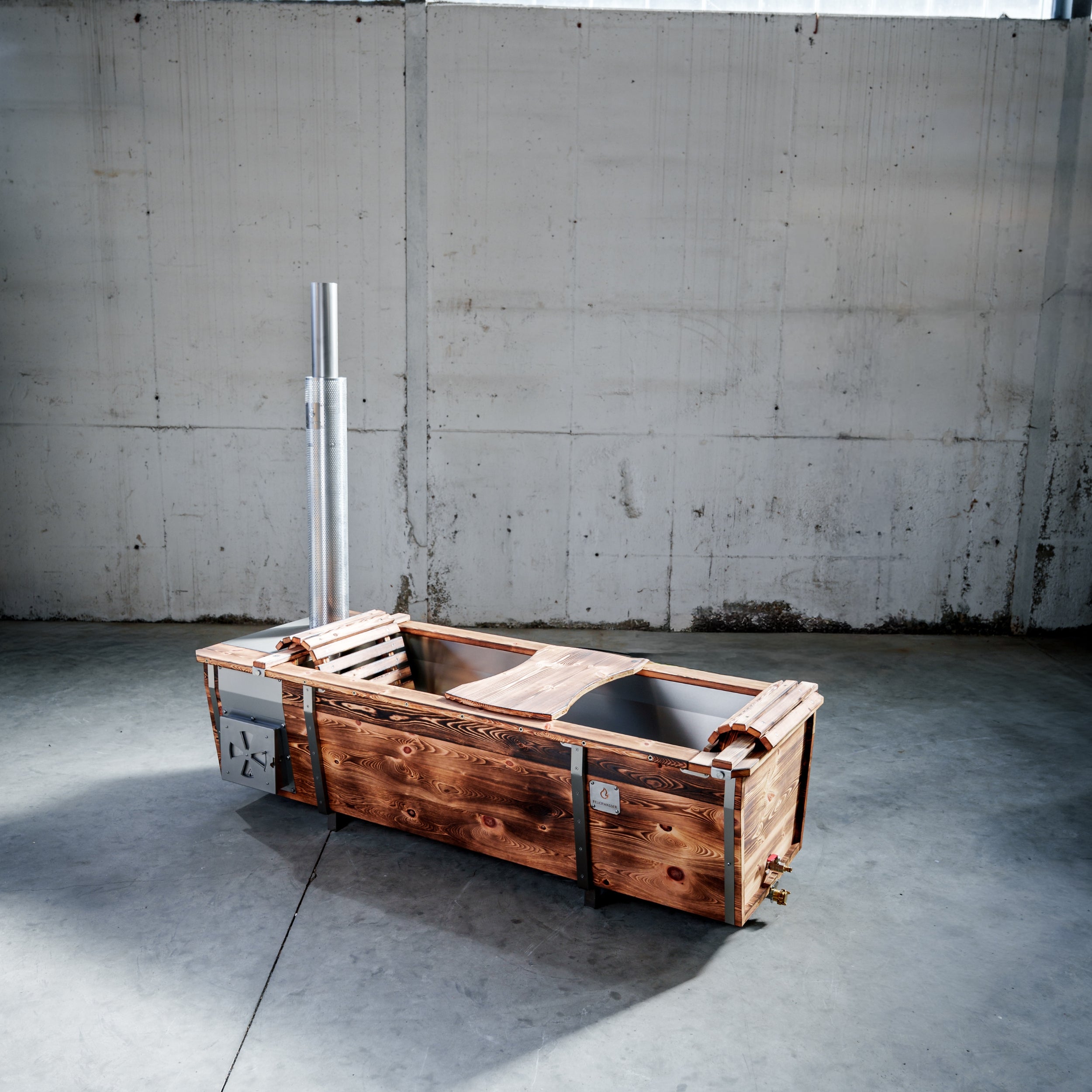 FEUERWASSER Wood-Fired Outdoor Bathtub