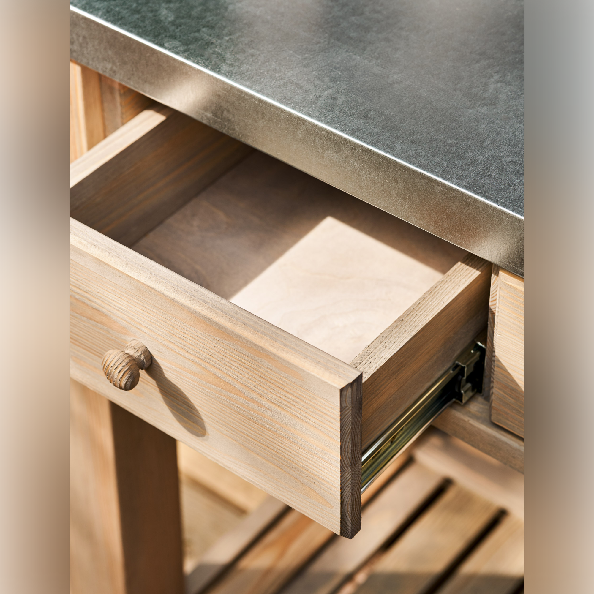 Aldsworth Potting Table – Natural Spruce