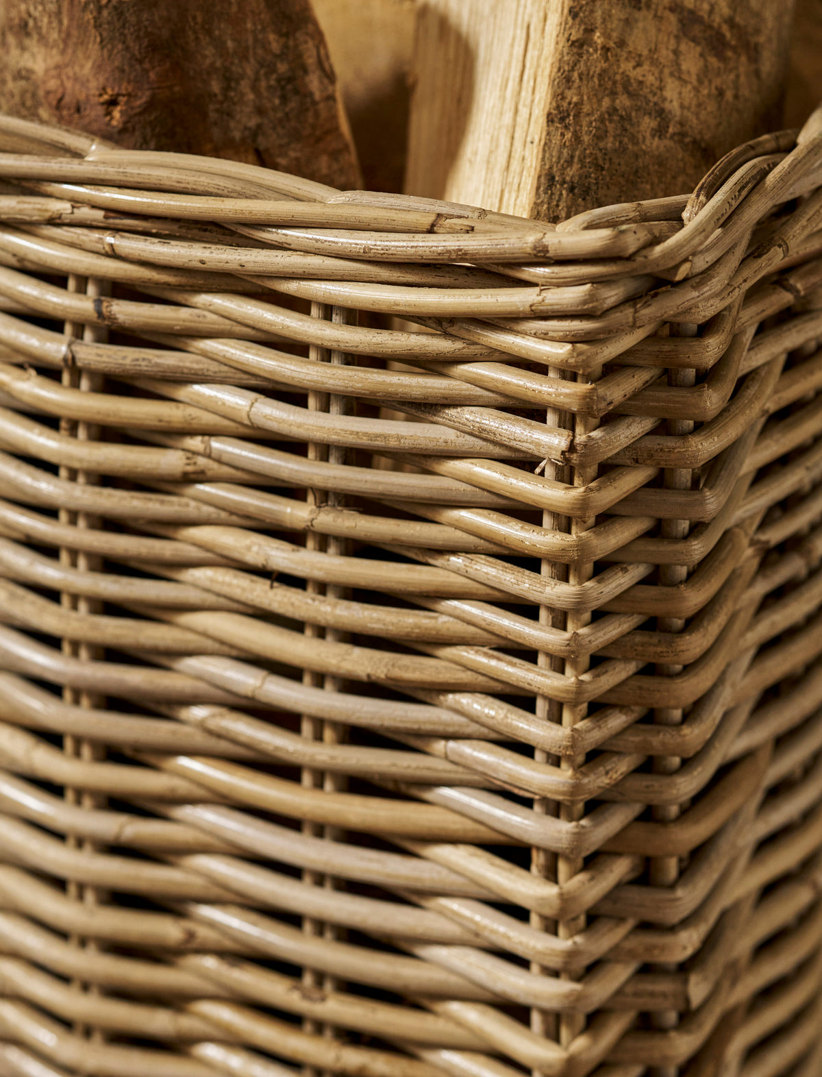 Bembridge Log Basket On Wheels – Rattan, Natural